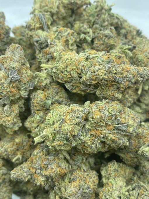 Kush Mints is a balanced hybrid strain that is a product of crossing the infamous Bubba Kush and Animal Mints strains.