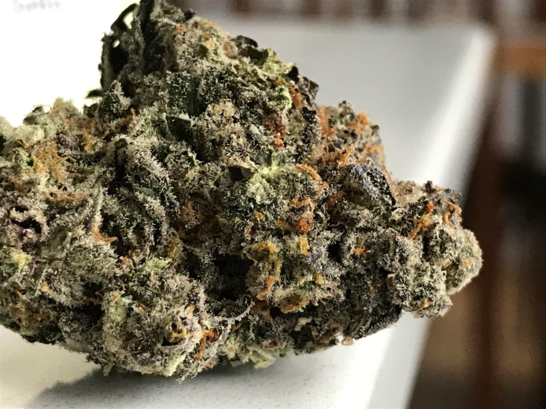 Frosted Gelato Reviewed by Lucky Hazed.
