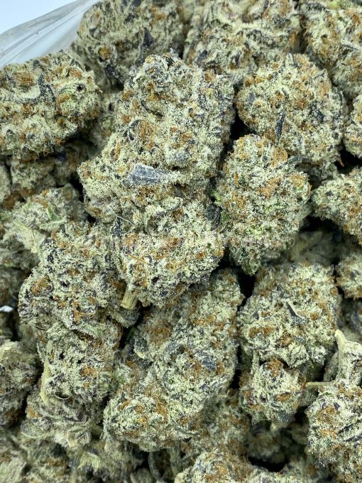 Cookies n Cream is a well-balanced hybrid strain, with a 60% indica and 40% sativa blend, resulting from a crossbreeding of Starfighter and an unidentified Girl Scout Cookies phenotype.
