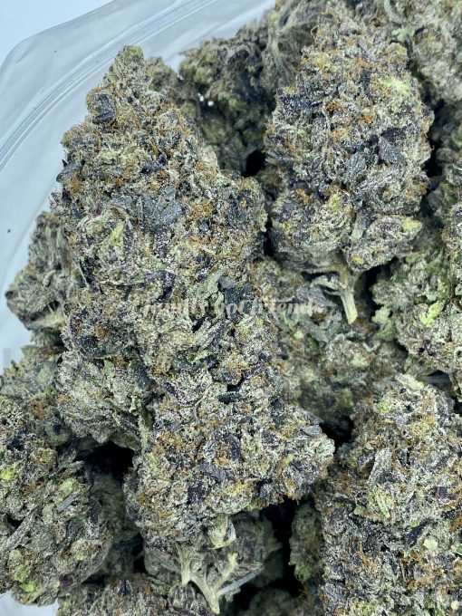Greasy Pink, an indica-dominant hybrid strain (70% indica/30% sativa), is the result of crossing the renowned Bubba Kush and Pink Kush strains.